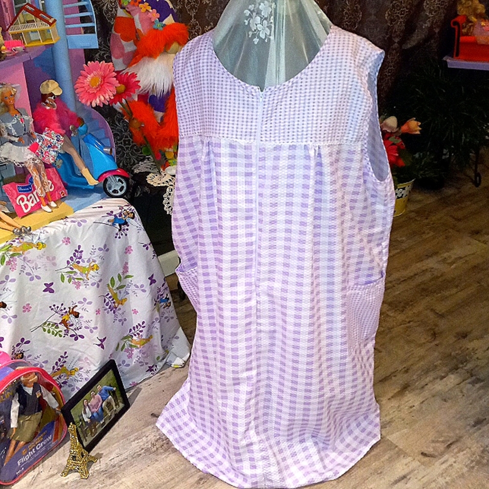 Roomy house dress seer suckered lightweight sleeveless check light lavender 2x/3